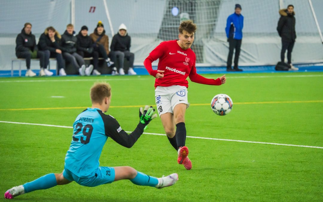Otteluraportti: Vahva alku siivitti selvään voittoon harjoitusottelussa: JIPPO - FC Vaajakoski 7-2 (5-0)