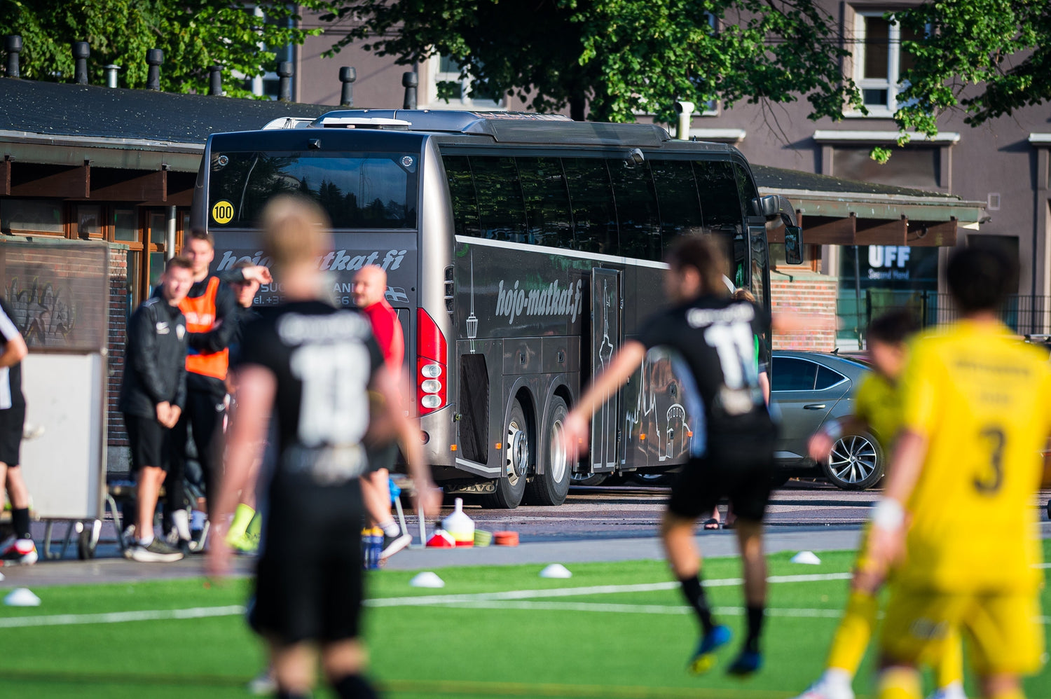 Bussimatkat tulee tutuksi – Jippo matkustaa yli 16 000 kilometriä kaudella 2025