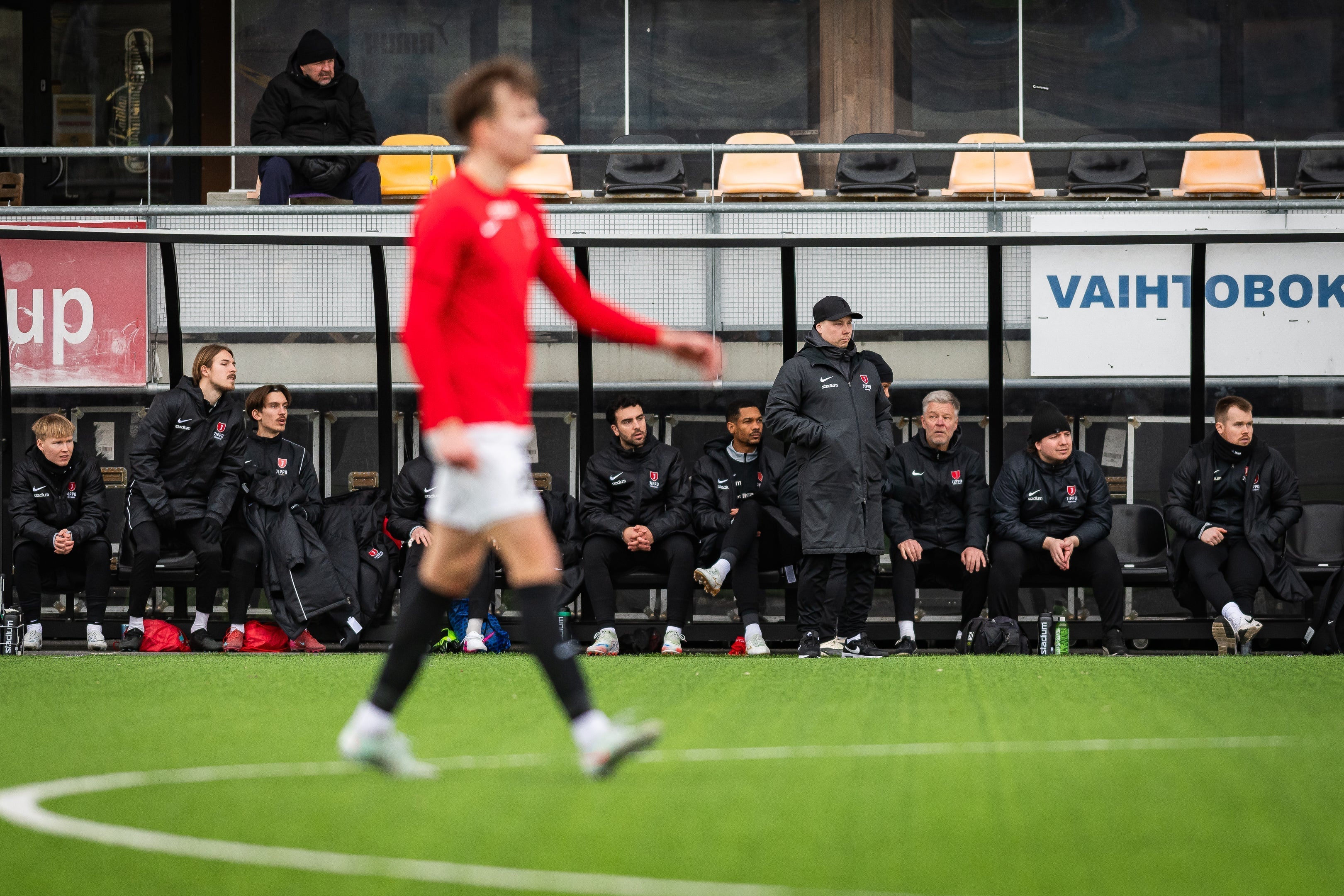 Taustat valmiina sarja-avaukseen - "Standardit osaamisen osalta ovat aika korkeat"