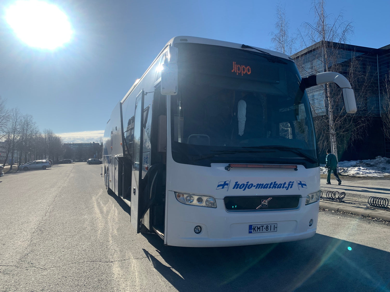 Hojo-Matkojen bussit kuljettaa Jippoa jälleen tuhansia kilometrejä vieraspelireissuilla
